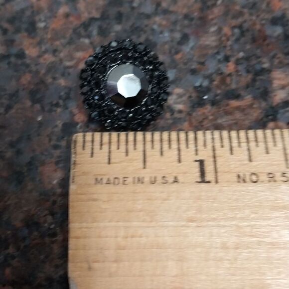 7 Authentic St.John Buttons...New - Picture 2 of 7